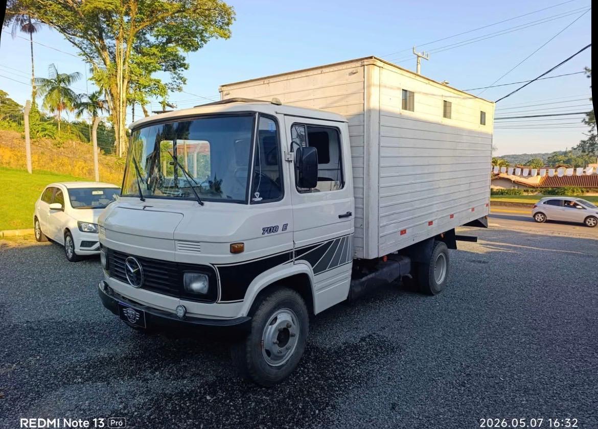 Mercedes Bens 708 e Baú 1989 — foto 1 de 18